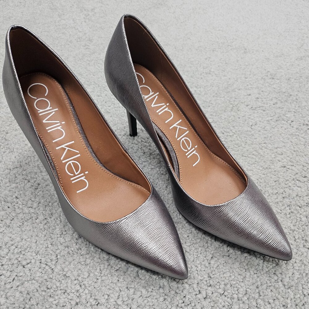 Calvin Klein Gayle Pump in Anthracite - Size 7.5